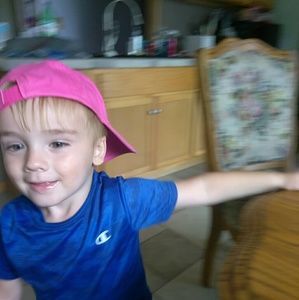 Meet your Posher, Makiala